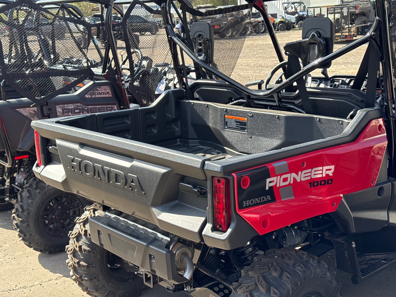 2025 HONDA Pioneer 1000 Deluxe