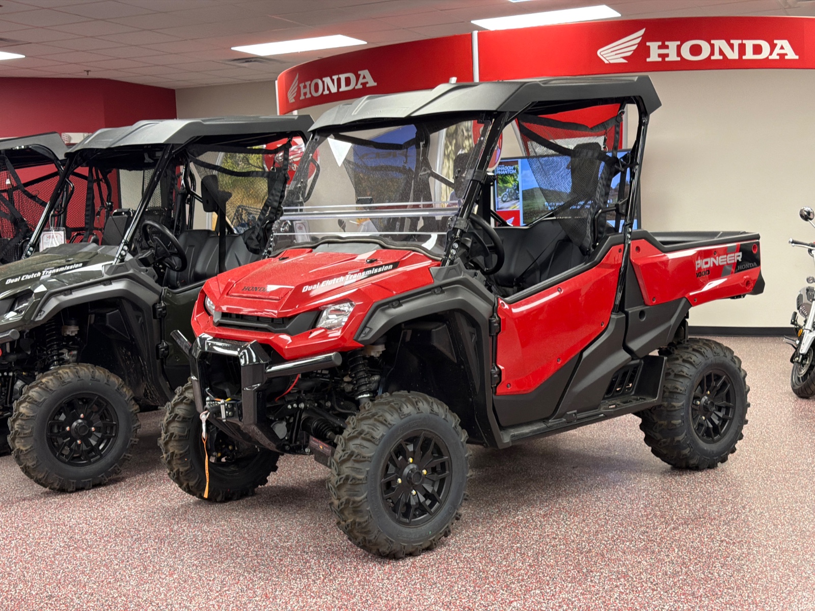 2025 HONDA Pioneer 1000 Deluxe