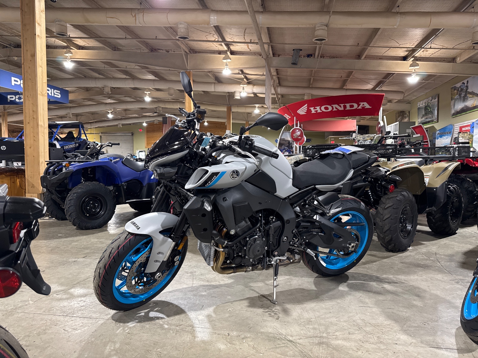 2026 YAMAHA MT-10