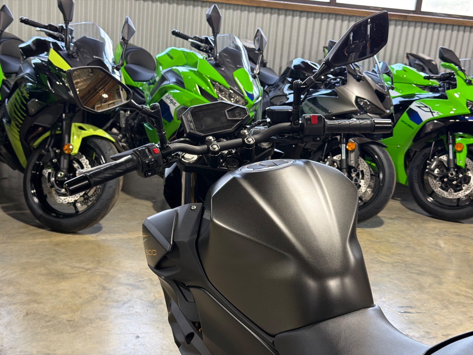 2026 KAWASAKI Z500 ABS