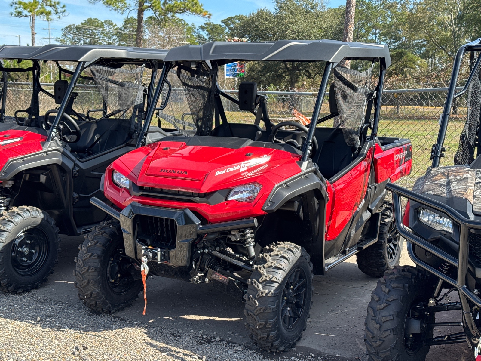 2025 HONDA Pioneer 1000 Deluxe