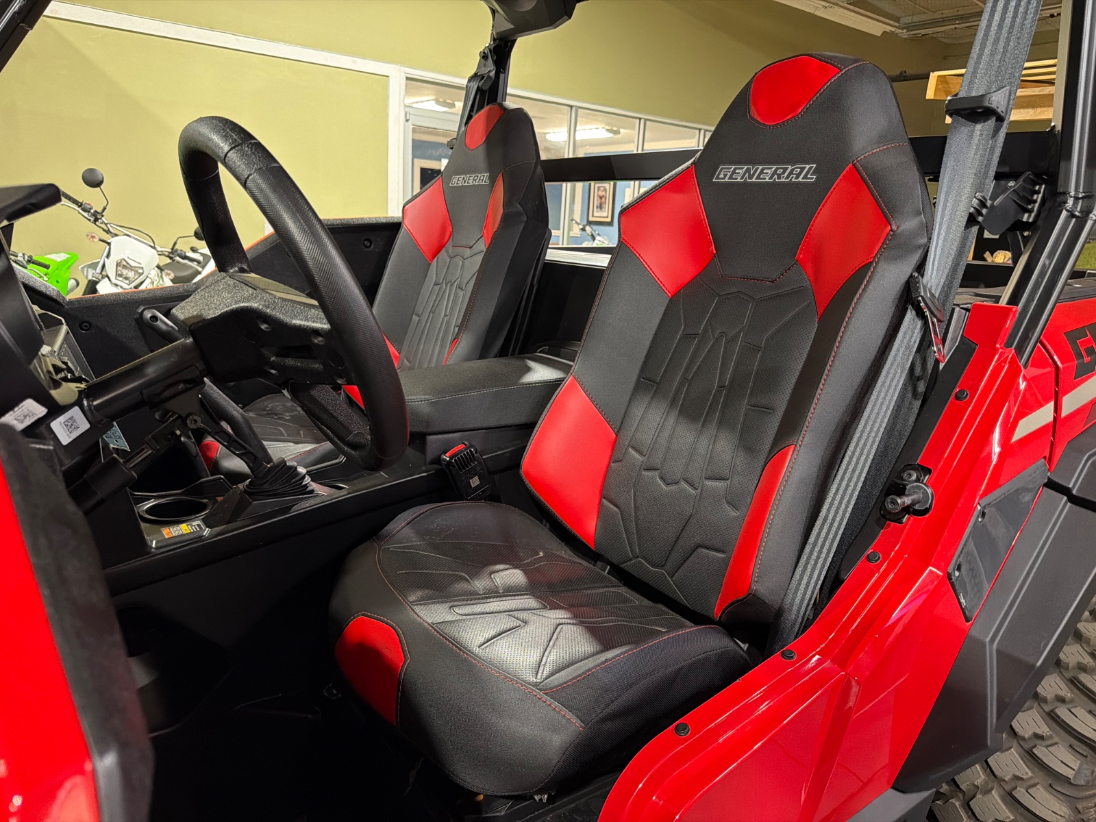 2025 POLARIS GENERAL XP 1000 ULTIMATE - INDY RED Ultimate