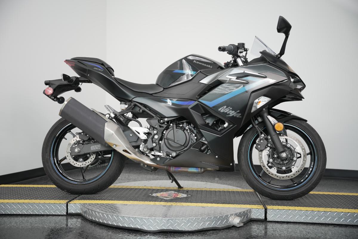 2025 KAWASAKI Ninja 500