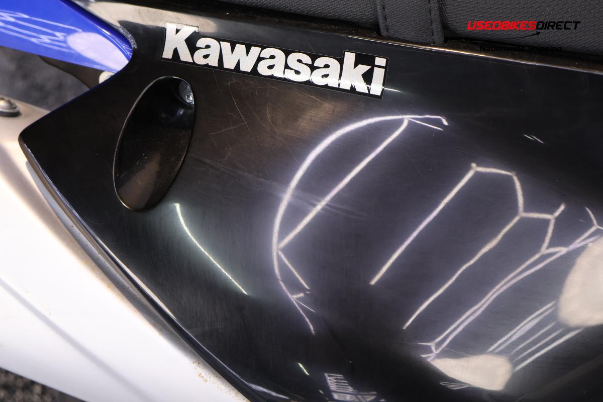 Missing mirror, scratches on Plastics