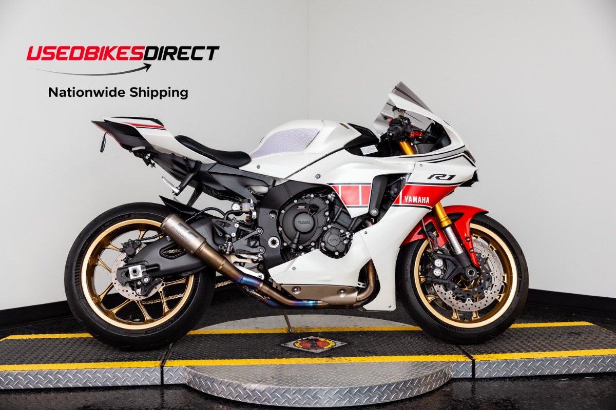 2022 YAMAHA YZF-R1