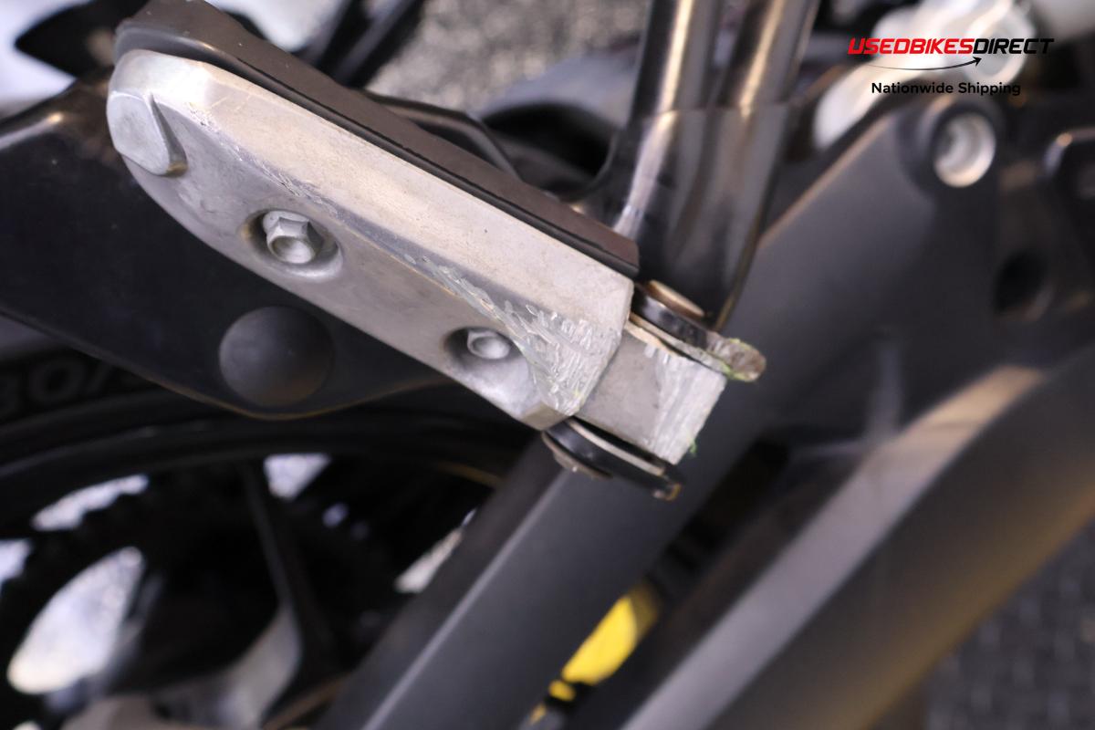 road rash on faring and rear peg, road rash on front guard, glue on turn signal