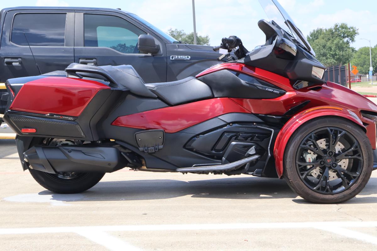 2023 Can-Am Spyder RT