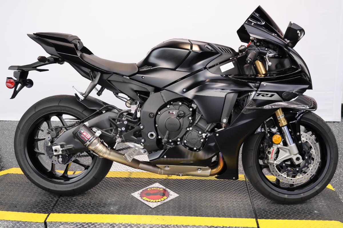 2025 Yamaha YZF-R1