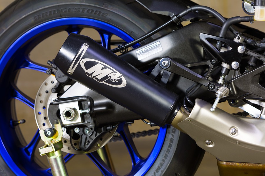 2015-R1-GP-black_satin-detail.jpg