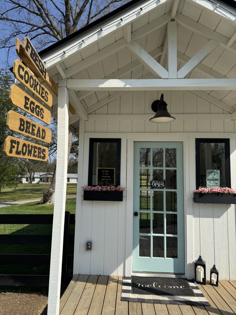 The Little Farmhouse on Henpeck