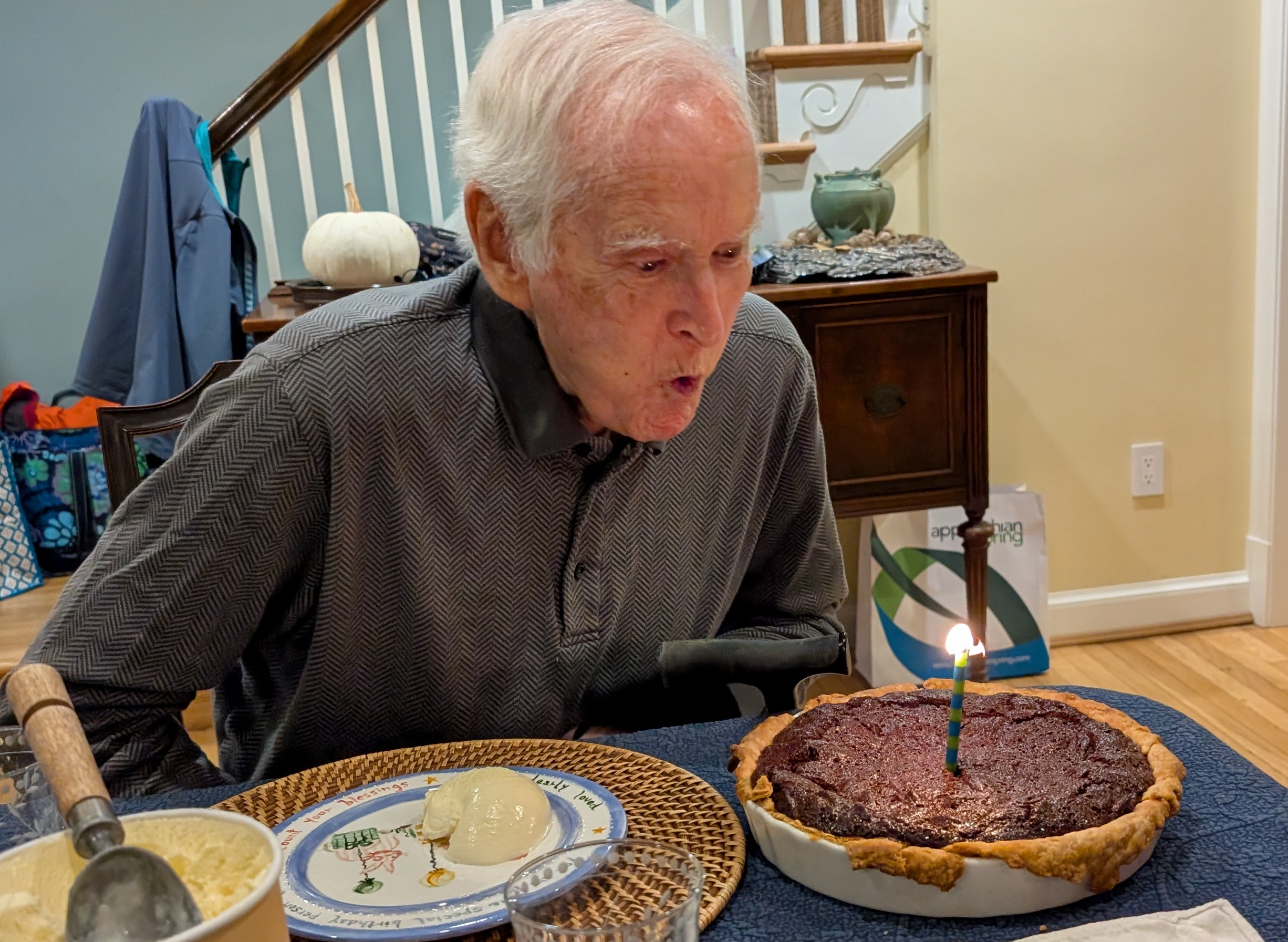 PXL_20241112_003048078.MP