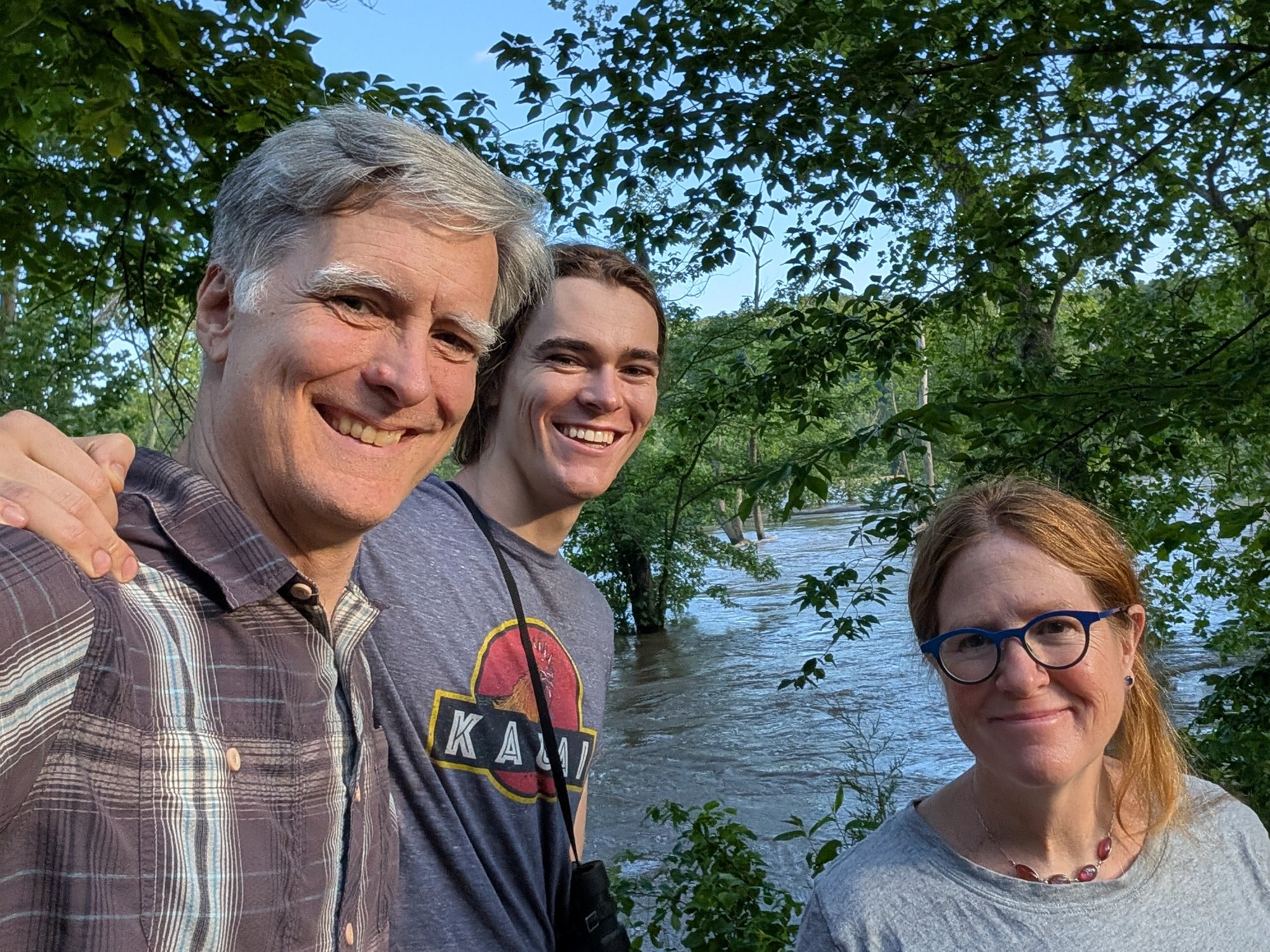 PXL_20250515_225203607