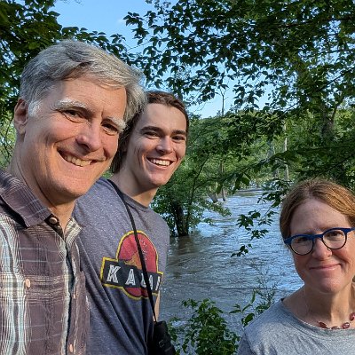 PXL_20250515_225203607