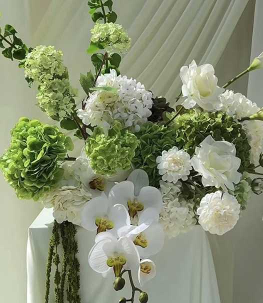 PACKAGE - Custom Fabric Welcome Sign, Florals and Plinth Package-The Signature thumbnail 5