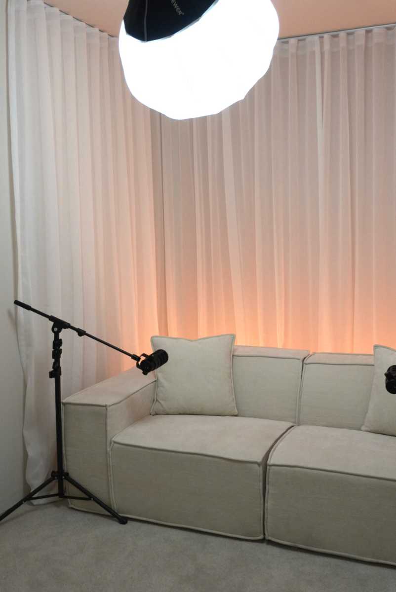 Podcast Room's thumbnail 1