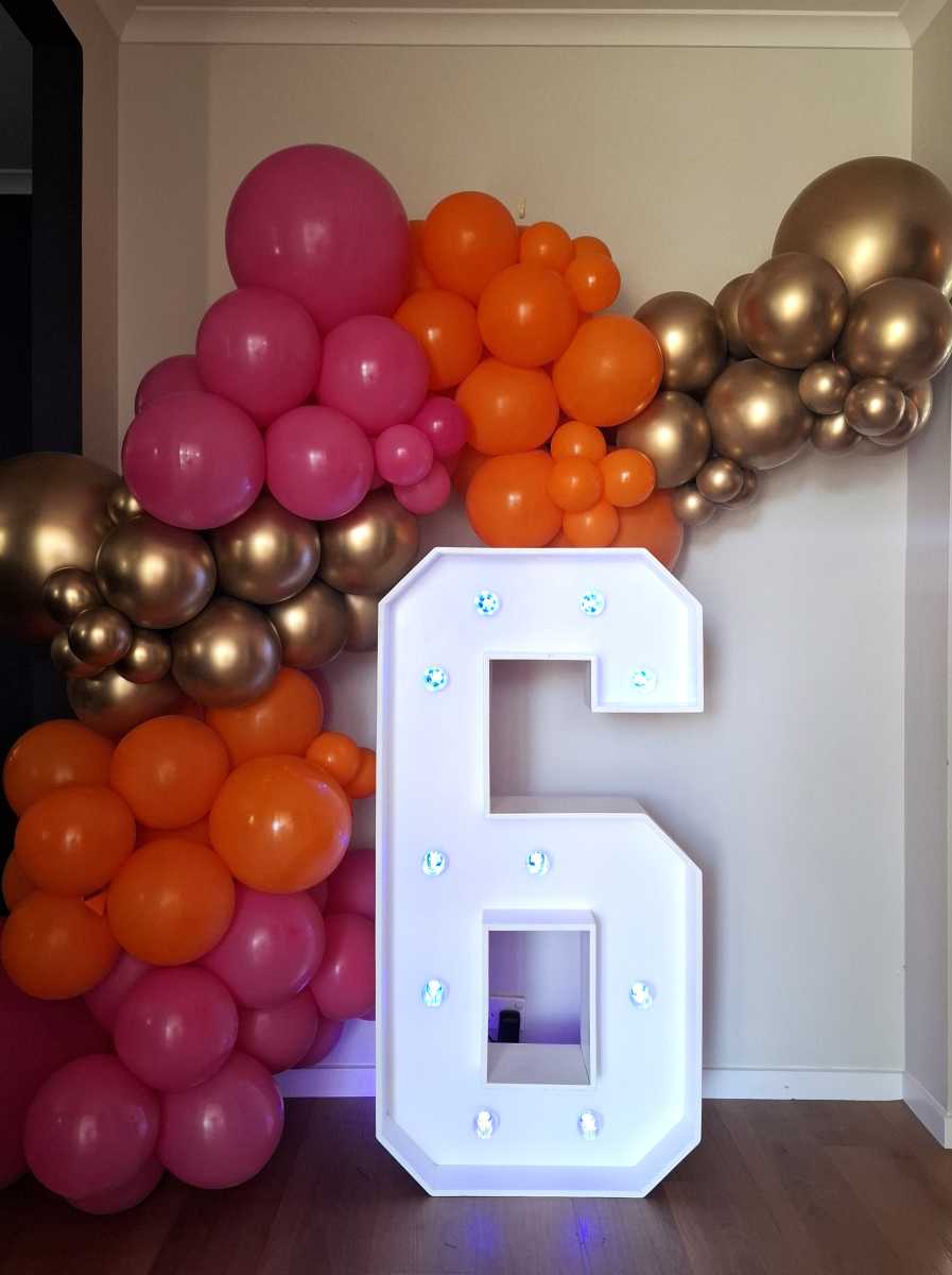 Light up number & balloon garland thumbnail 1