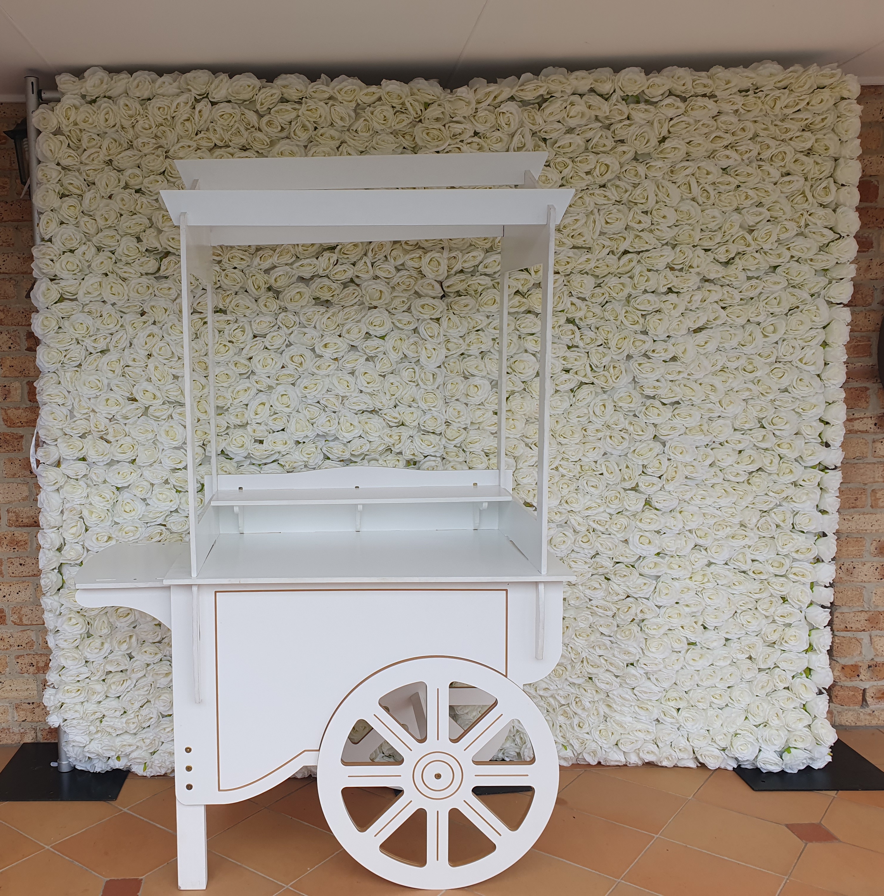 Flower Wall - White Roses thumbnail 3