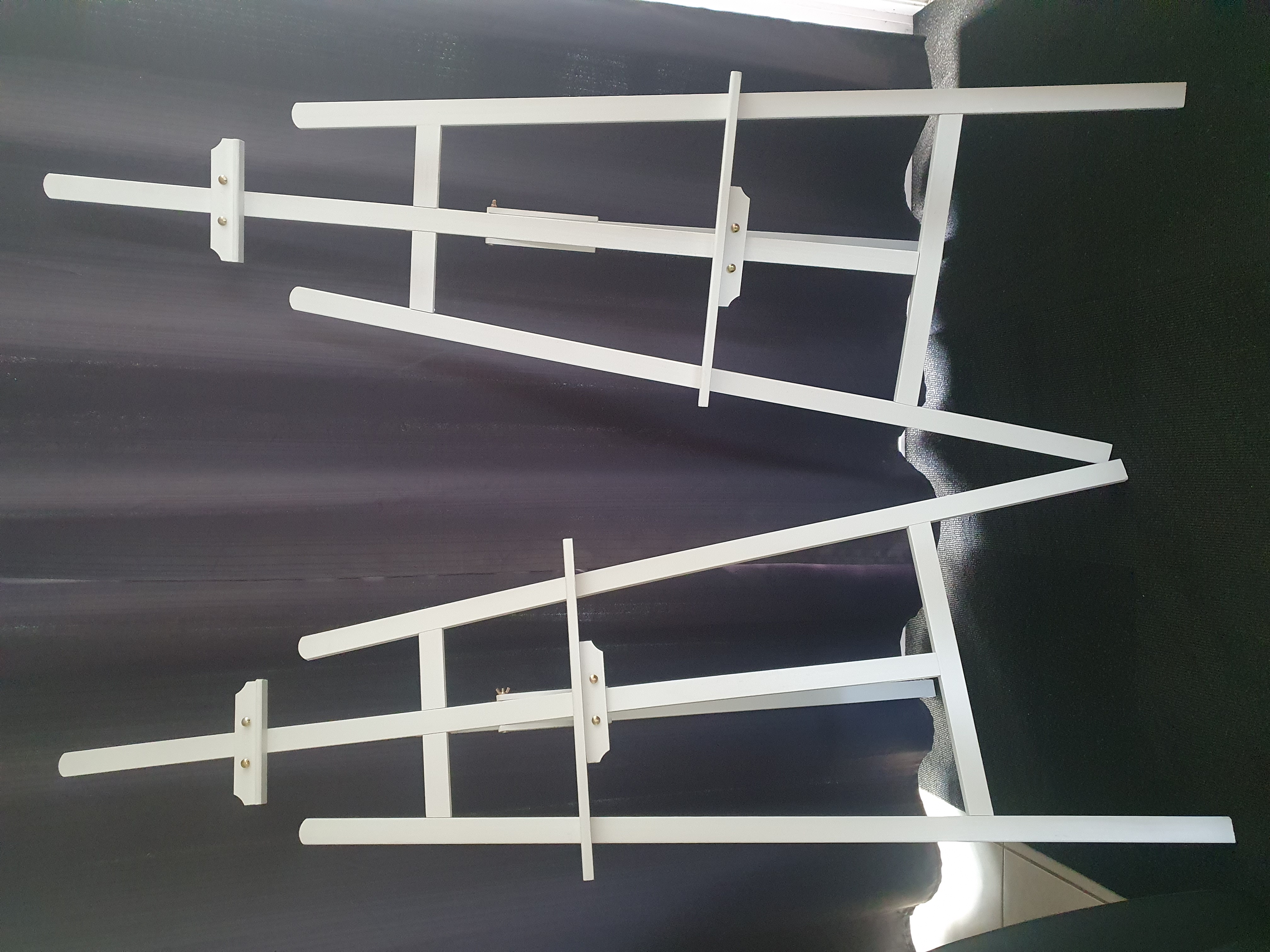 Easel