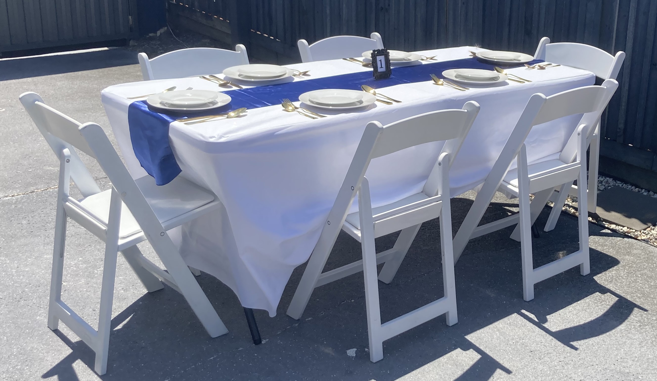 White table cloth 1.8m thumbnail 3