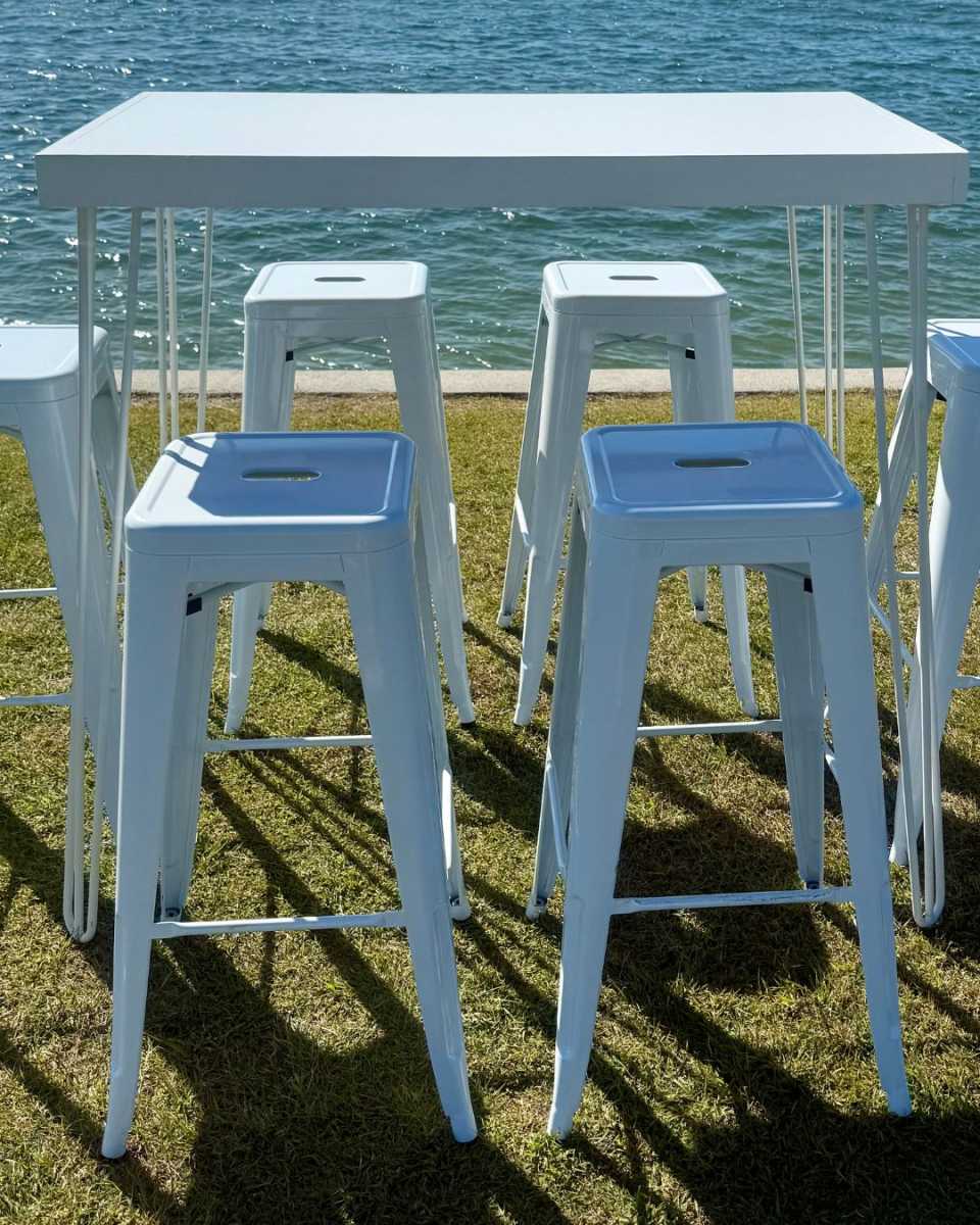 White hairpin bar tables