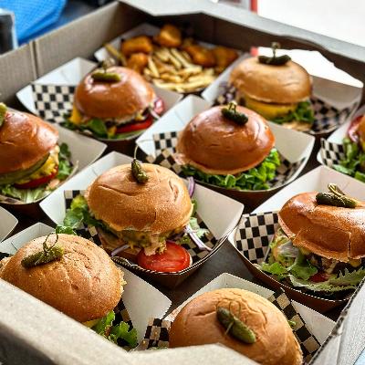 Double Decker Burger Food Truck thumbnail 2