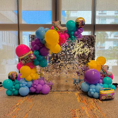 Shimmer Wall And Balloons Package thumbnail 1