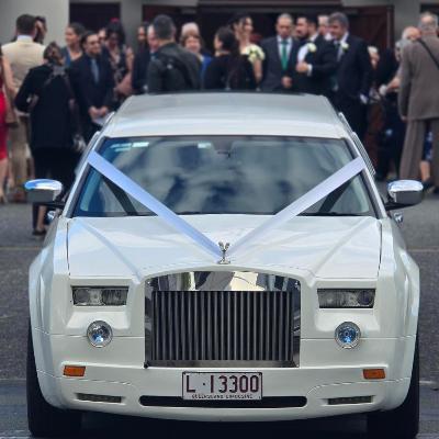 Wedding Stretch Limousine thumbnail 1