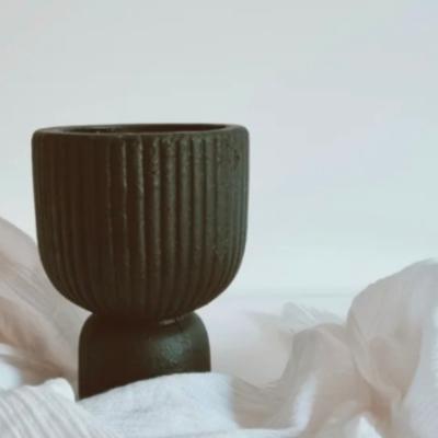 Small Black Scallop Vase thumbnail 1