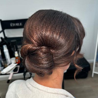 Bridesmaid Hair Up Style thumbnail 3