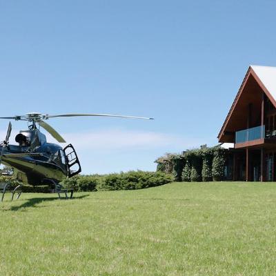 Scenic Helicopter tour with Spicers stopover-90 min (5 people)