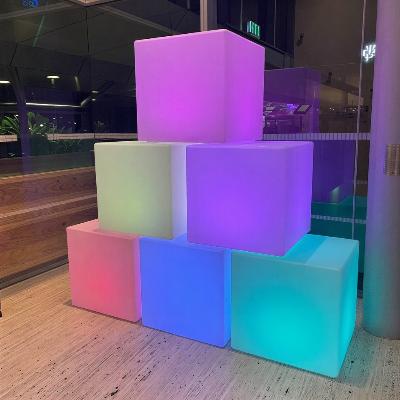 LED Closed Cube - Large
