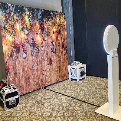 White Instamedia Booth thumbnail 4