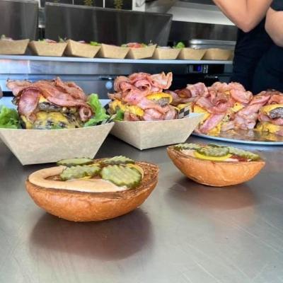 Double Decker Burger Food Truck thumbnail 6