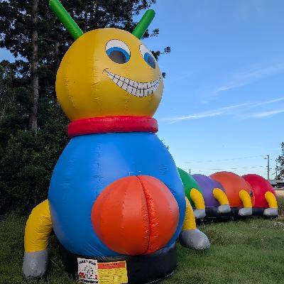 Inflatable caterpillar with obstacles