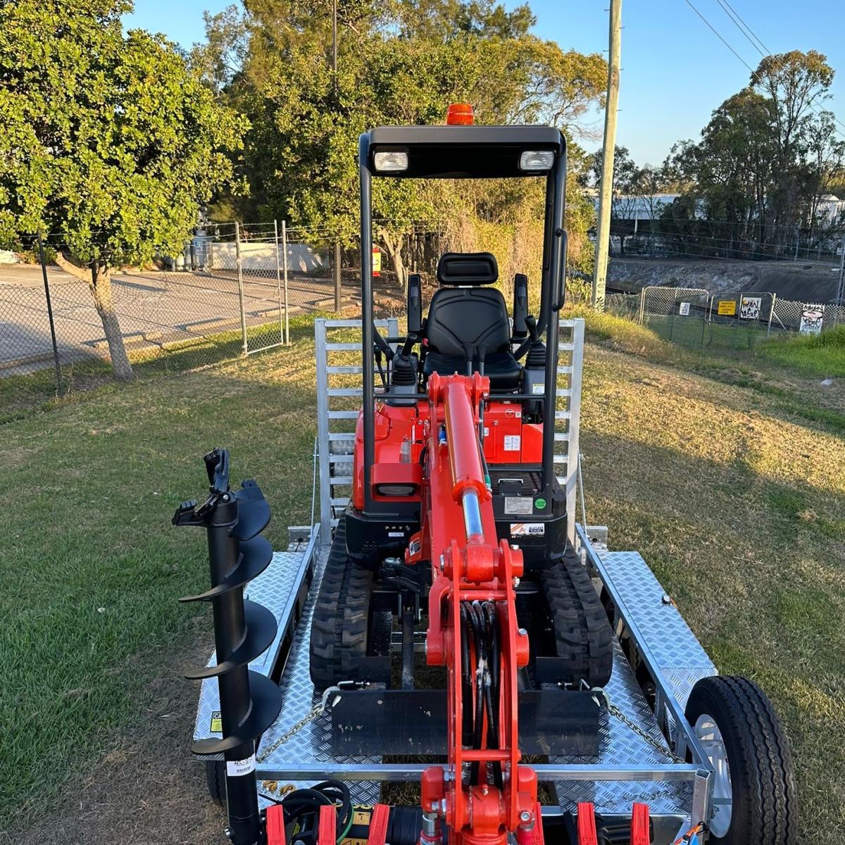 KUBOTA U17 1.7t EXCAVATOR HIRE thumbnail 2
