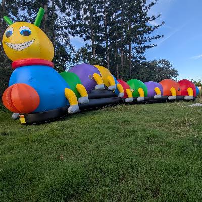 Inflatable caterpillar with obstacles thumbnail 2