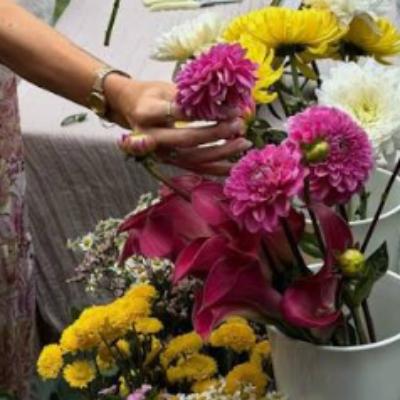 Bloom Bar - Fully stocked - Fresh flowers & Greenery - DIY Party Hire - Full weekend thumbnail 5