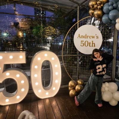 Gold Mesh Backdrop & Balloon Package
