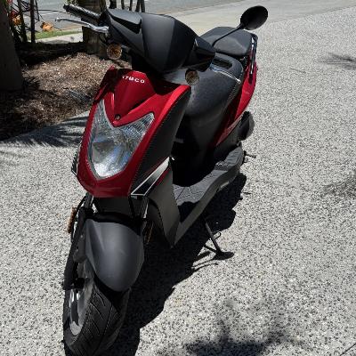 Red 50cc Scooter thumbnail 2