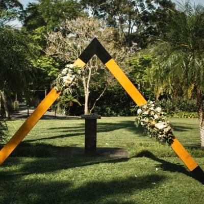Natural Oak Triangular Timber Arbour