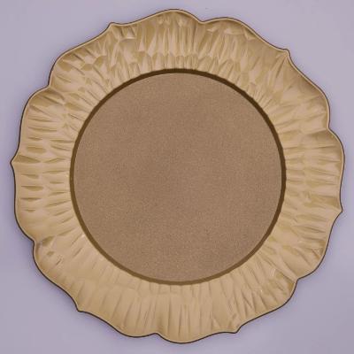 Julia Charger Plates thumbnail 1