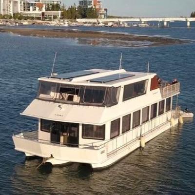 Luxury Houseboat (Weekend hire - no holidays) thumbnail 1