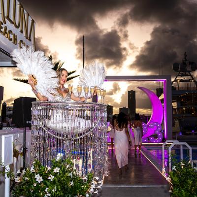 Giant Martini Glass thumbnail 6