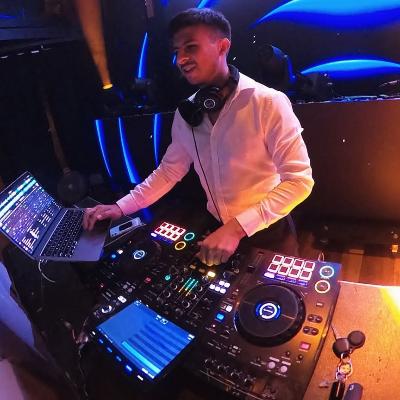 DJ 4-hour CORPORATE PARTY package (Christmas, awards, etc) thumbnail 2