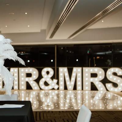 MR & MRS Light up letters thumbnail 3