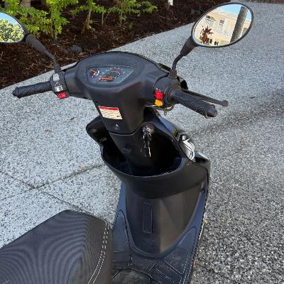 Black 50cc Scooter thumbnail 2