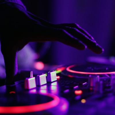 DJ 4 Hour Elegance Package thumbnail 3