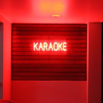Karaoke Neon Sign thumbnail 2
