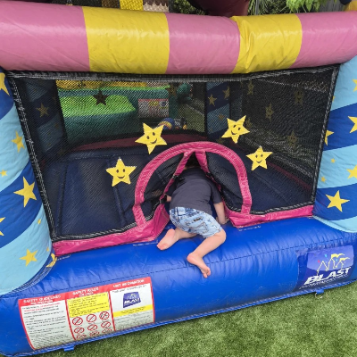 Baby Palace and Gazebo thumbnail 3