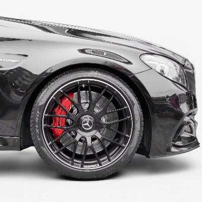 Mercedes-Benz C63 AMG S Coupe thumbnail 2